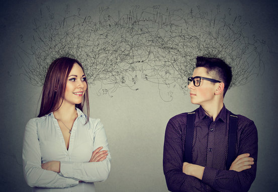 在与情绪、注意力和高级推理有关的大脑区域，亲密的朋友会出现类似的反应